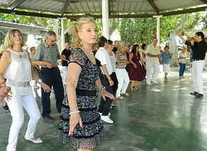 AOBR 2014 06 22 JUIN MARIGNANE REPAS PORCELET A LA BROCHE (217) par G Montaner